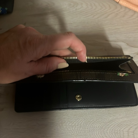 New floral signature tote, purse and signature matching Coach Wallet - Picture 9 of 12